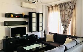 Family Apartment In Greece